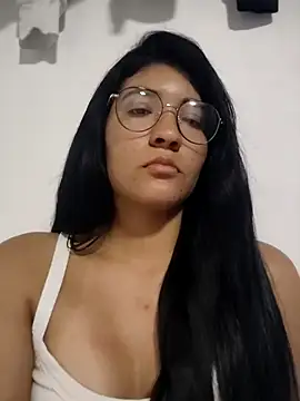 Ninaa velvett online show from April 2026 10:23:02 PM