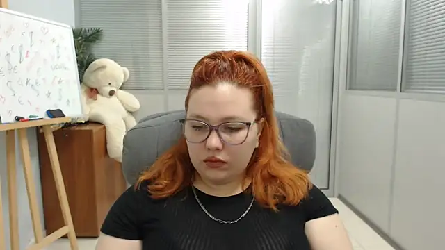 Snapshot of Aillia-Rous chatting on June 2026 06:33:01 AM Aillia-Rous online show from June 2026 06:33:01 AM