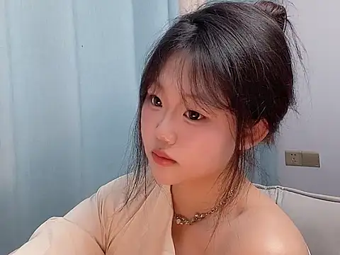 Lilababy00 online show from April 2026 01:05:02 PM