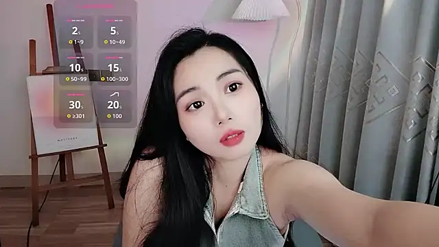 Snapshot of M-CC-M chatting on April 2026 02:04:01 PM M-CC-M online show from April 2026 02:04:01 PM