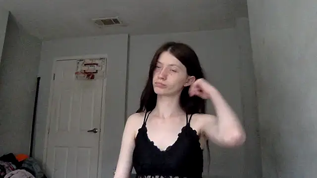Snapshot of Munchkinbaby72318 chatting on May 2026 08:39:01 PM Munchkinbaby72318 online show from May 2026 08:39:01 PM