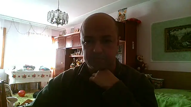 Snapshot of Luceriusbigass chatting on February 2026 10:19:02 AM Luceriusbigass online show from February 2026 10:19:02 AM