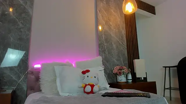 Snapshot of Scarlett_Evanss_ chatting on April 2026 02:33:01 PM Scarlett Evanss online show from April 2026 02:33:01 PM