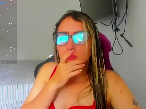 Snapshot of BellaTxM_ chatting on April 2026 07:42:01 PM BellaTxM online show from April 2026 07:42:01 PM