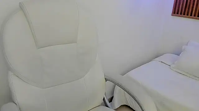 Snapshot of ghostmila chatting on May 2026 01:02:02 AM ghostmila online show from May 2026 01:02:02 AM