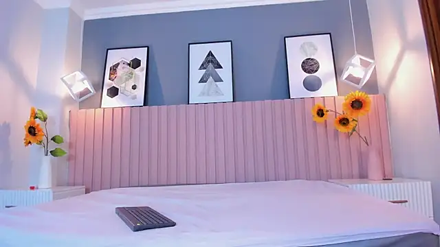 Snapshot of mia_fox_1 chatting on April 2026 12:21:01 PM mia fox 1 online show from April 2026 12:21:01 PM