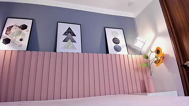 Snapshot of mia_fox_1 chatting on April 2026 12:17:02 PM mia fox 1 online show from April 2026 12:17:02 PM