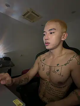 CheoXiao online show from April 2026 01:27:01 PM