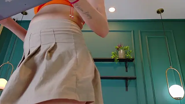 milurousse online show from April 2026 07:29:01 PM