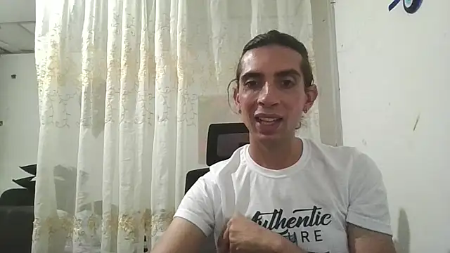 Snapshot of Natie_horny chatting on April 2026 02:15:02 AM Natie horny online show from April 2026 02:15:02 AM