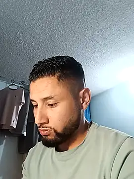 Snapshot of DiegoDass chatting on April 2026 04:01:01 AM DiegoDass online show from April 2026 04:01:01 AM