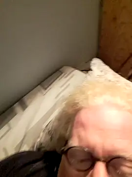 Snapshot of ChrisMtl83 chatting on April 2026 06:25:02 AM ChrisMtl83 online show from April 2026 06:25:02 AM