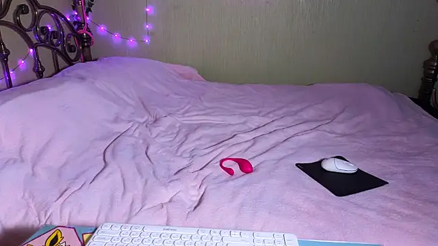 Snapshot of Sansarella chatting on March 2026 03:37:02 PM Sansarella online show from March 2026 03:37:02 PM