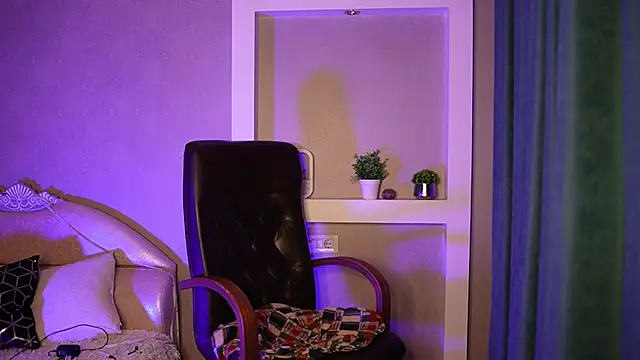 LilElfies online show from April 2026 07:40:02 PM