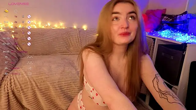 Snapshot of sweetandcuteee chatting on April 2026 11:59:01 AM sweetandcuteee online show from April 2026 11:59:01 AM