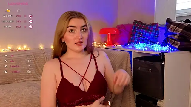 Snapshot of sweetandcuteee chatting on April 2026 11:58:01 AM sweetandcuteee online show from April 2026 11:58:01 AM