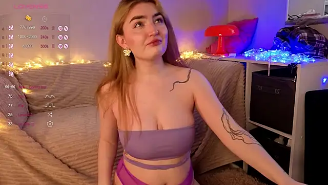 Snapshot of sweetandcuteee chatting on April 2026 12:01:01 PM sweetandcuteee online show from April 2026 12:01:01 PM