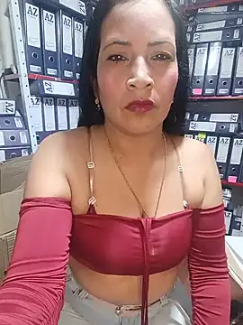 ZOE-WILDER  online show from June 2026 02:30:01 PM