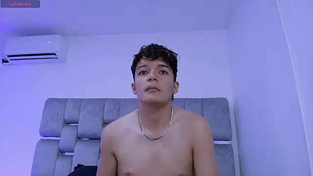 Snapshot of Luca_Voss chatting on April 2026 12:01:01 PM Luca Voss online show from April 2026 12:01:01 PM