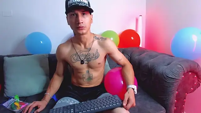 AbaturLopez online show from April 2026 08:25:02 PM