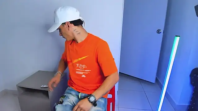 AbaturLopez online show from April 2026 08:14:02 PM