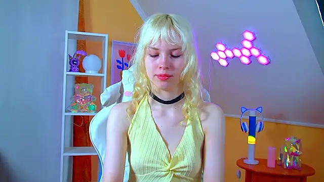 HannahHollis online show from June 2026 06:15:02 AM