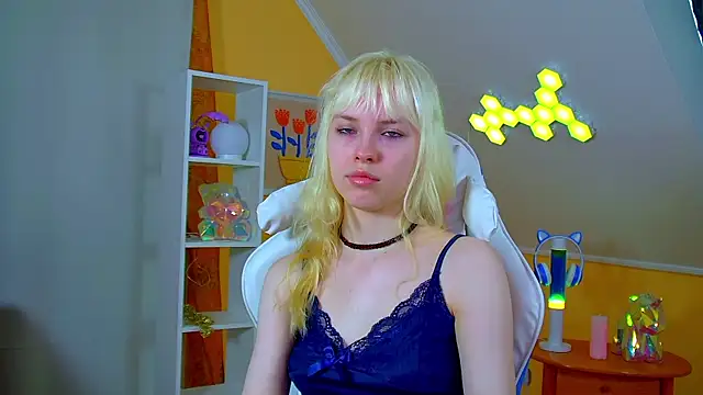 HannahHollis online show from July 2026 06:26:02 AM