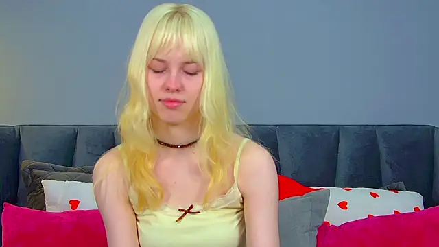 HannahHollis online show from July 2026 06:28:01 AM