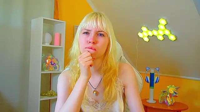 HannahHollis online show from July 2026 06:08:01 AM