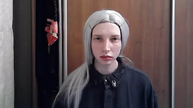 Crimson Lady online show from May 2026 06:47:02 PM