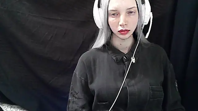Crimson Lady online show from May 2026 05:54:02 PM