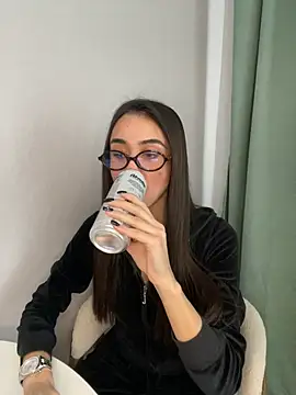 Snapshot of ItsAshly_ chatting on April 2026 01:12:02 PM ItsAshly online show from April 2026 01:12:02 PM