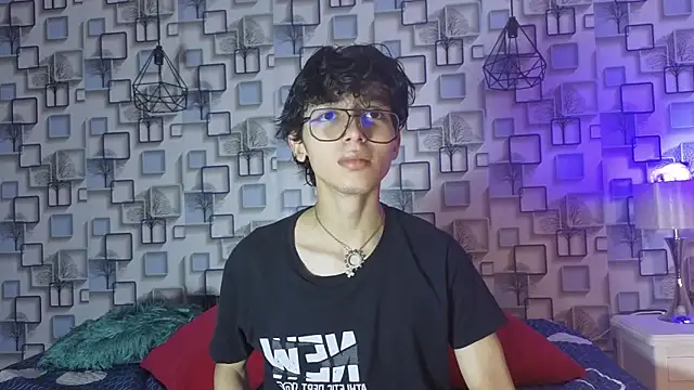 Snapshot of Twink_Sebas7 chatting on April 2026 12:12:01 PM Twink Sebas7 online show from April 2026 12:12:01 PM