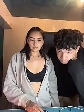 hotlatinocouple   online show from July 2026 06:40:01 AM