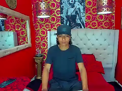 Snapshot of straightpein chatting on April 2026 12:12:01 AM straightpein online show from April 2026 12:12:01 AM