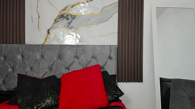 Snapshot of emma_harris01 chatting on April 2026 07:07:01 PM emma harris01 online show from April 2026 07:07:01 PM