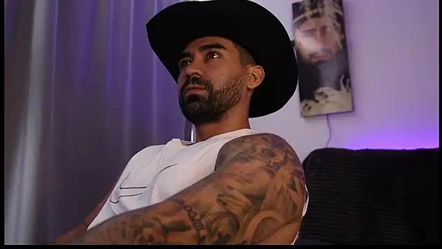 Snapshot of miike_smit chatting on April 2026 02:11:02 PM miike smit online show from April 2026 02:11:02 PM