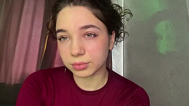 Angeliheee online show from April 2026 01:36:02 PM