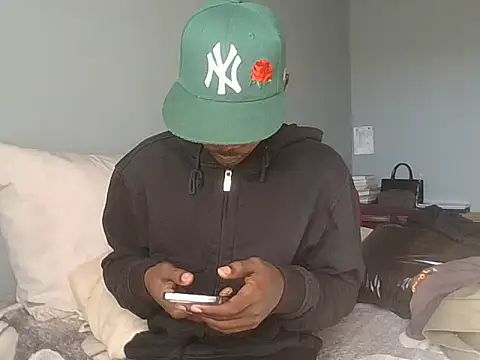 Snapshot of Nkazimulz chatting on May 2026 06:41:02 AM Nkazimulz online show from May 2026 06:41:02 AM