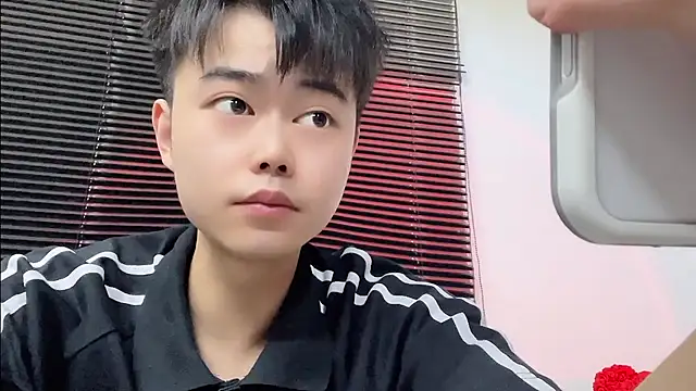 Snapshot of GUCCI-BOY1314 chatting on April 2026 05:49:02 AM GUCCI-BOY1314 online show from April 2026 05:49:02 AM