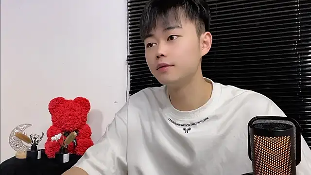 Snapshot of GUCCI-BOY1314 chatting on April 2026 02:38:02 AM GUCCI-BOY1314 online show from April 2026 02:38:02 AM