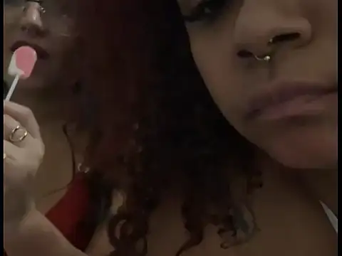 Snapshot of meninas_60 chatting on April 2026 06:29:02 AM meninas 60 online show from April 2026 06:29:02 AM