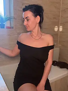 Snapshot of MissGiulia chatting on May 2026 03:22:02 PM MissGiulia online show from May 2026 03:22:02 PM