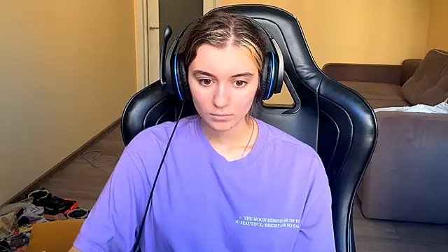 LueIvins online show from April 2026 06:03:02 AM