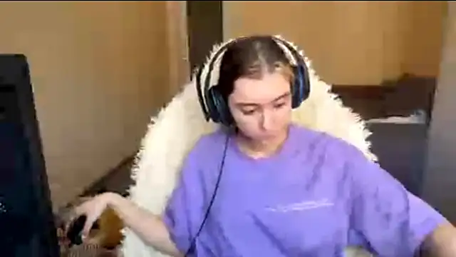 LueIvins online show from April 2026 07:22:01 AM