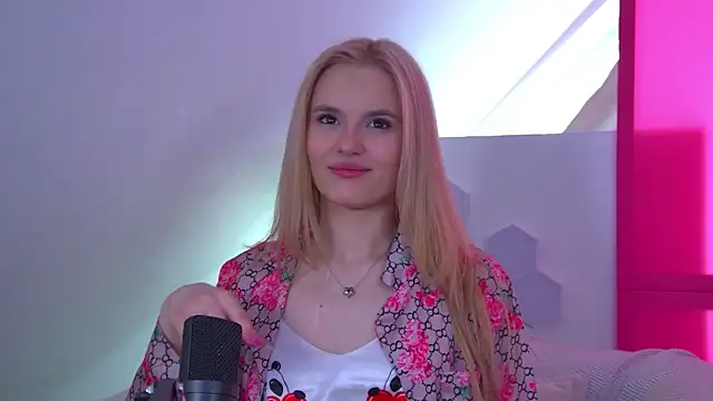 LeaLamour online show from April 2026 06:41:01 AM