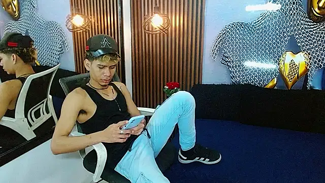 Snapshot of Skinny_cute_Alyer chatting on June 2026 02:11:02 AM Skinny cute Alyer online show from June 2026 02:11:02 AM