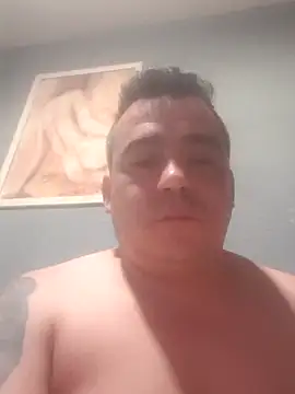 Ismael993A online show from May 2026 07:09:02 PM