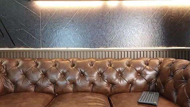 LucaAlessi online show from April 2026 01:23:01 PM