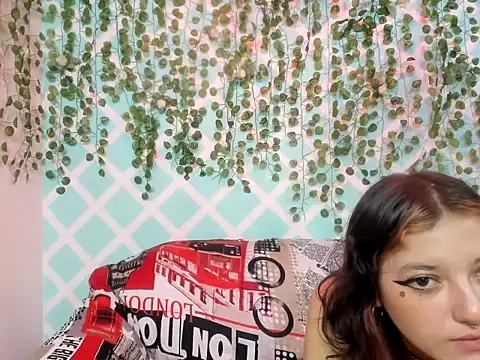 Selene 333 hot online show from April 2026 05:17:01 PM